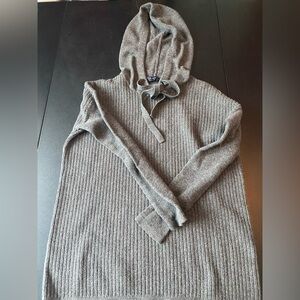 Long sleeve hooded knit